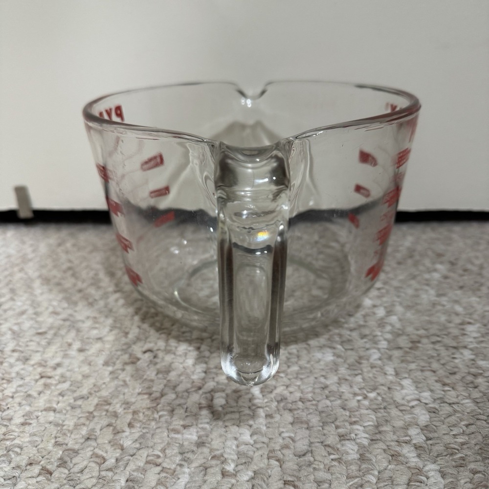 PYREX 8 Cups 64 Oz 2 Quarts Red Lettering Measuring Cup 2000 ML 2 Litres - Picture 3 of 7